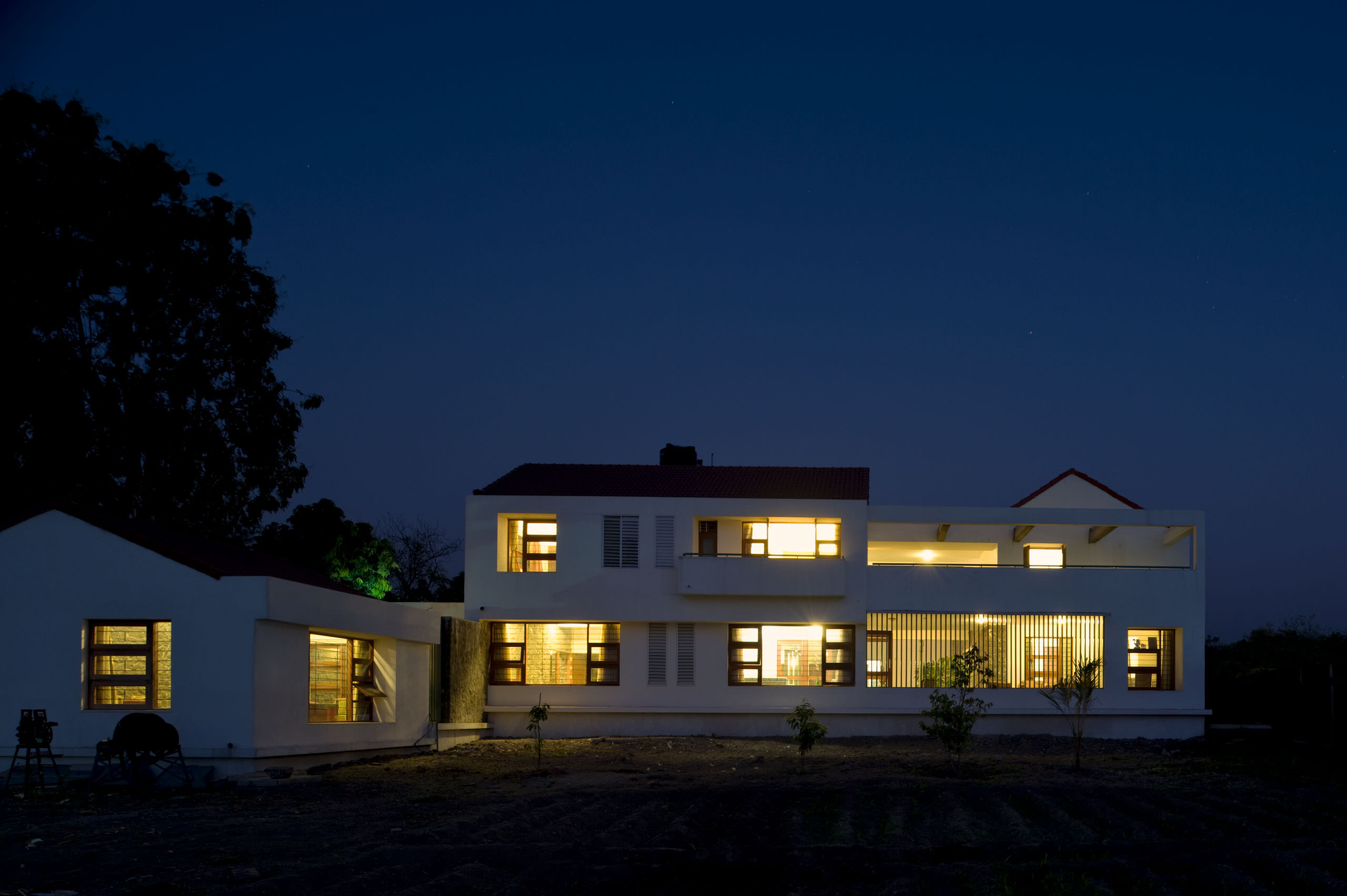 Opolis Architects, Bombay  |  Sarpanch House, Akluj